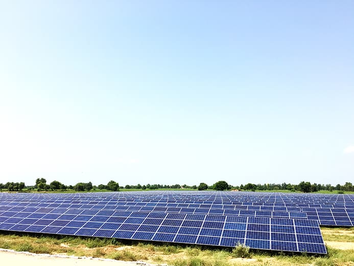 Commercial & Industrial Rooftop Array in International Hub